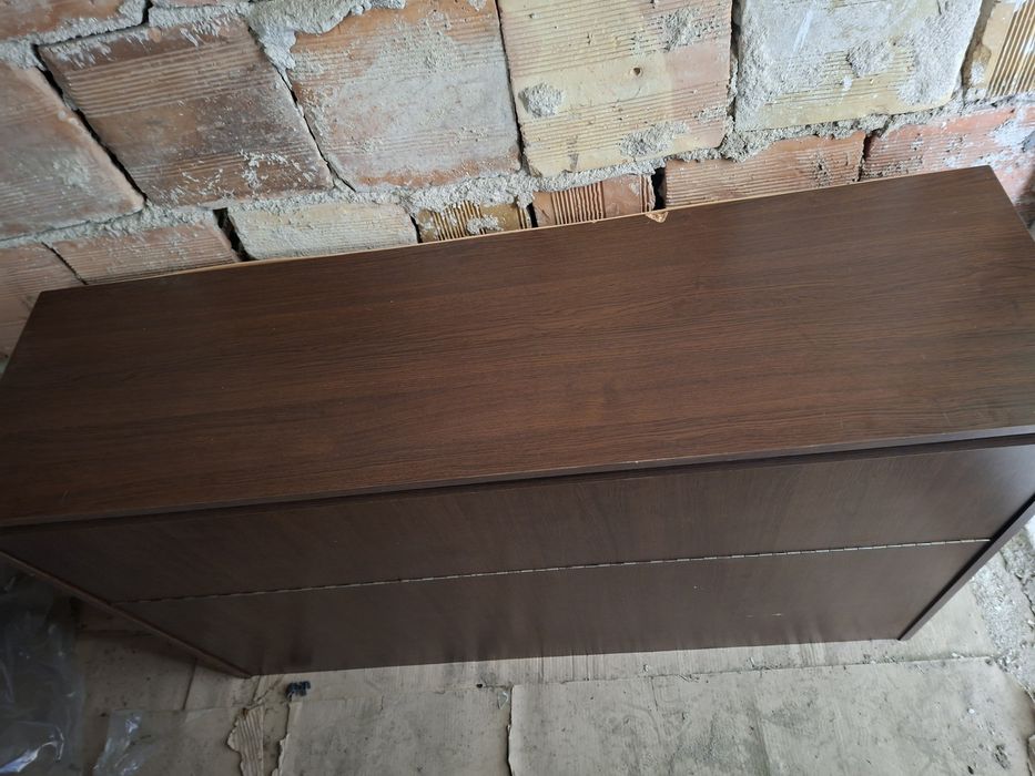 Продавам ракла,маса-етажерка