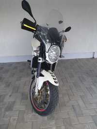 Motocicleta automata CVT Aprilia Mana 850 plus accesorii si echipament