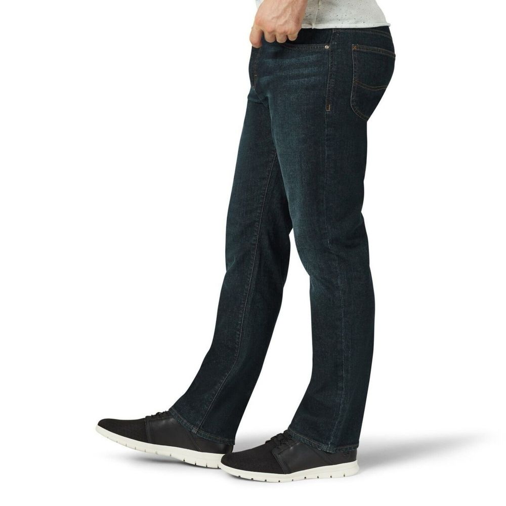 Джинсы Lee extreme motion regular fit.