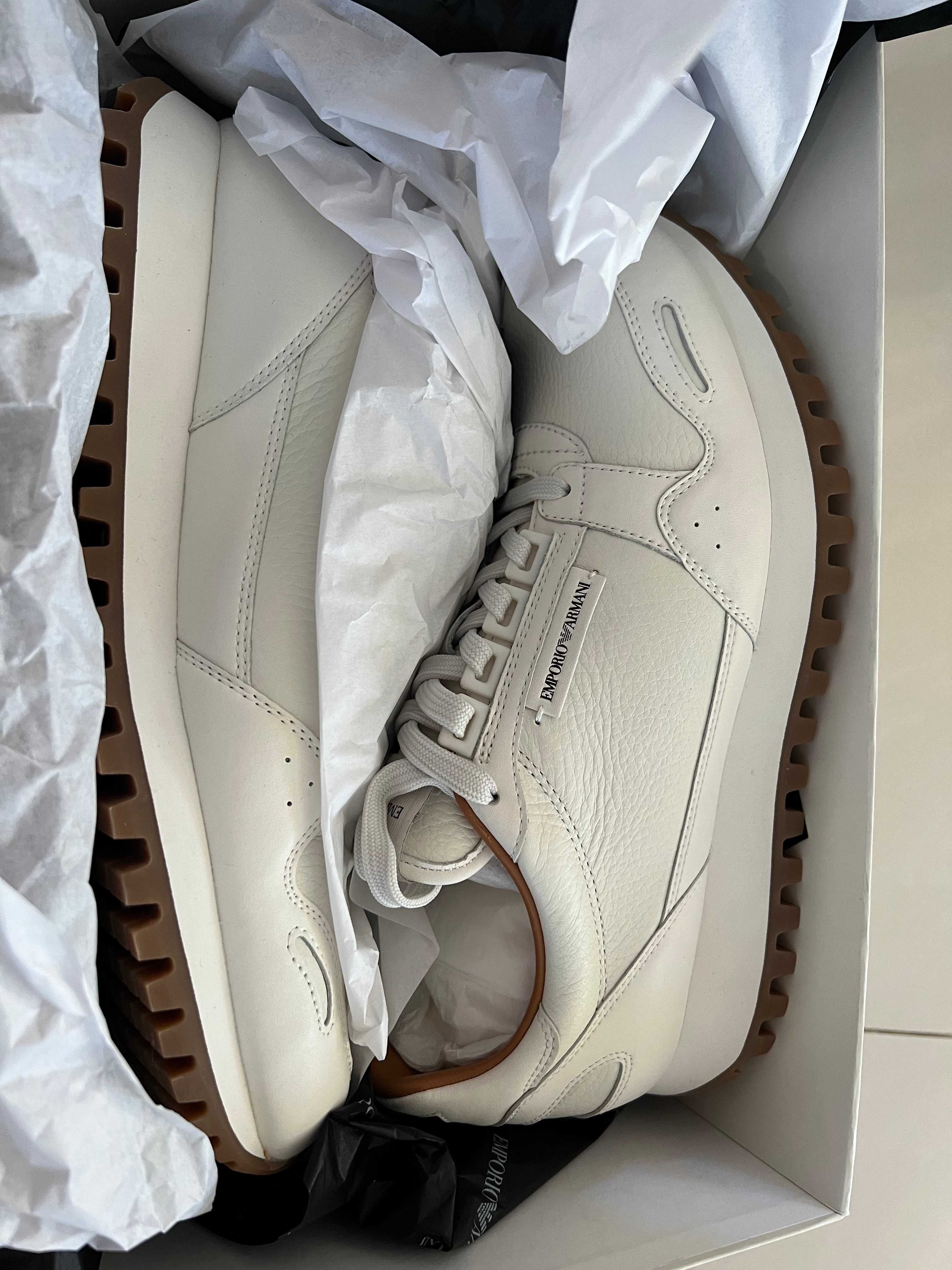 Sneakers EMPORIO ARMANI
X4X536 XM677 M801 Off White/Off White