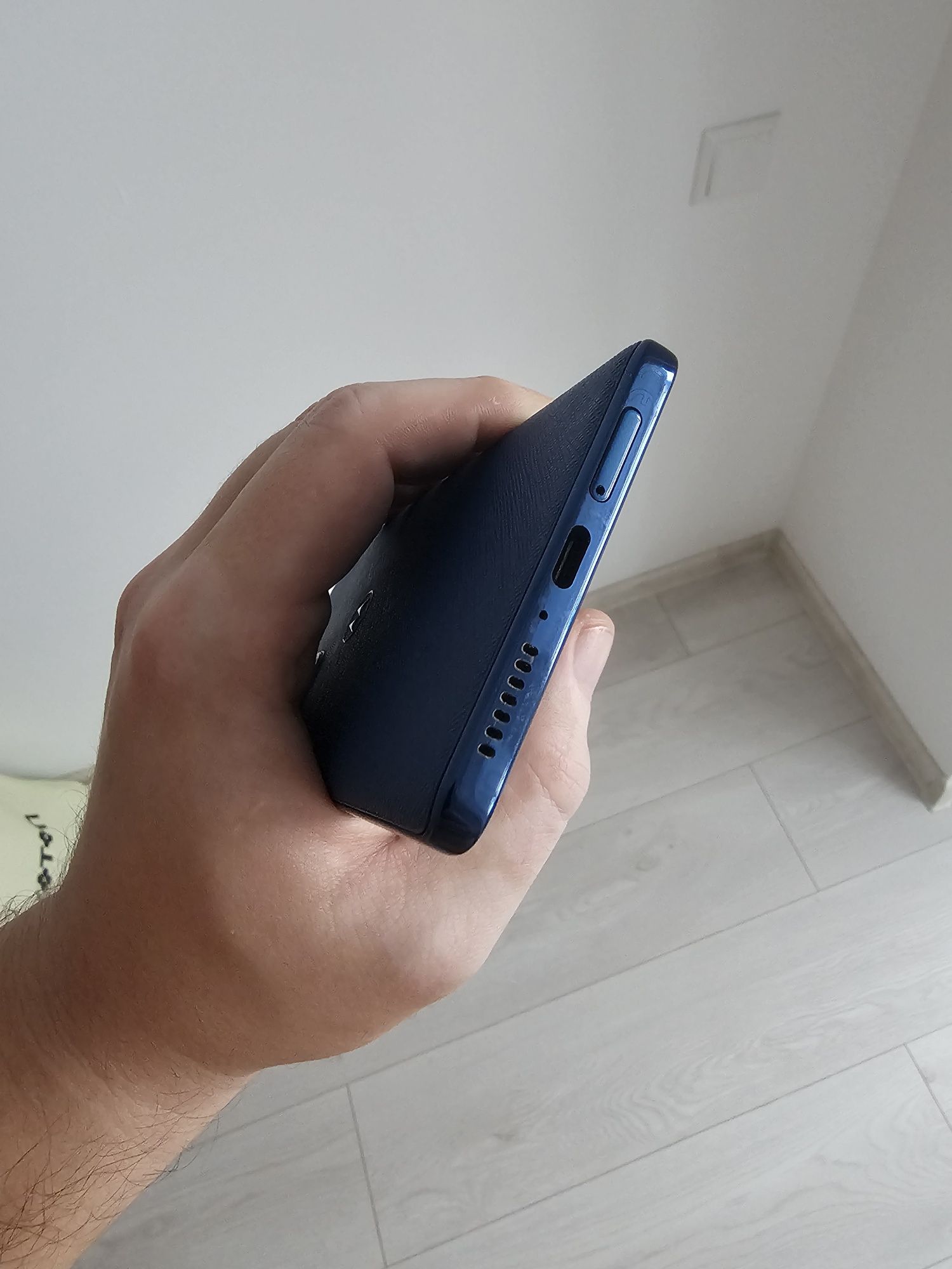 Motorola edge 20 pro blue vegan leather