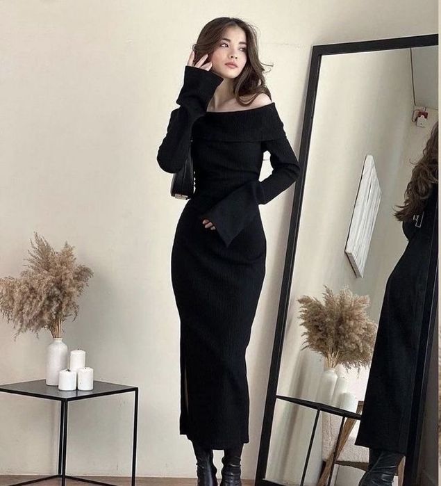 Платье с открытыми плечами