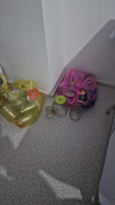 Бесплатно отдам банки