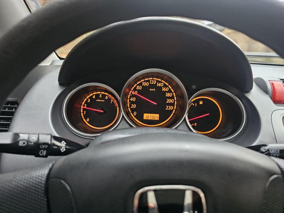 Хонда джаз 1.4-82к-Бензин