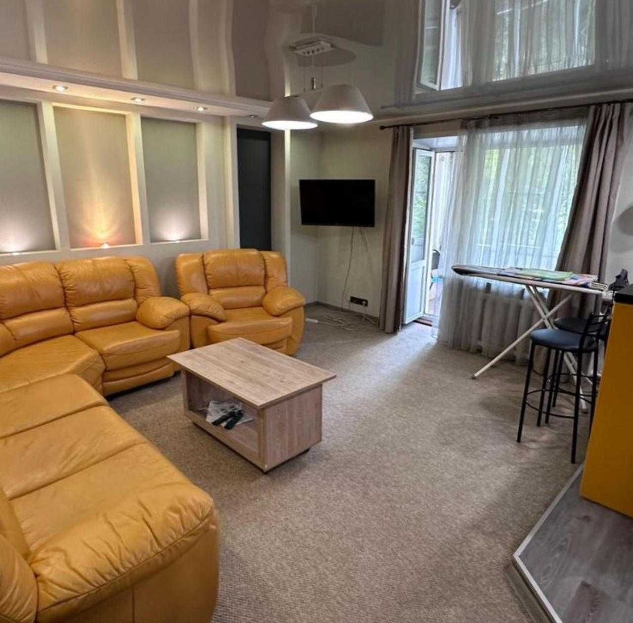 Сдам 1 х.ком кв.в центре , посуточно по недельно с мебелью и бытовой т