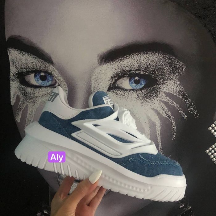 Adidași New Odiseea