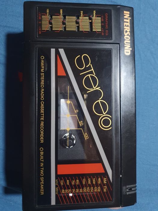 Vând  walkmane  poppy și intersound