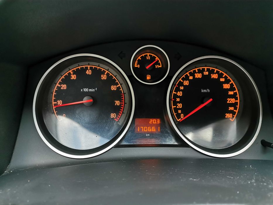 Opel Astra H 1.6 benzina hatchback