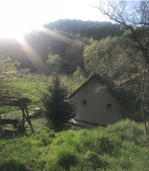 Vand casa zona deal-munte
