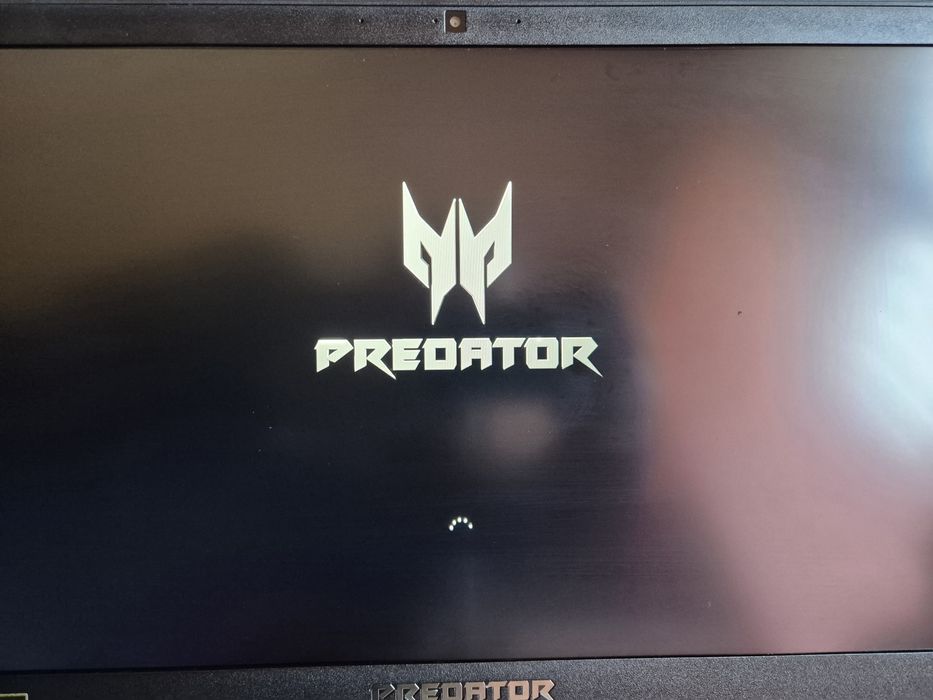Acer Predator i7-9750H, RTX2070 8GB