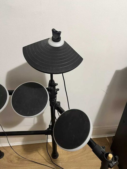 Електронни барабани ALESIS.