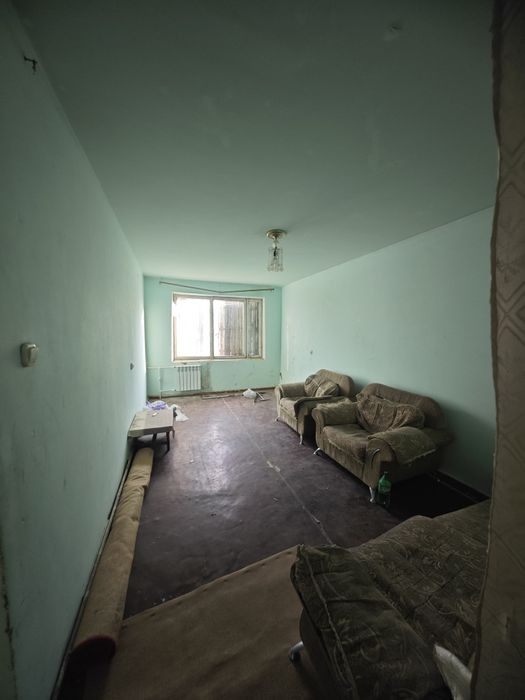 Срочно продаётся 2 комнатная квартира на 5 этаже 5 этажного дома