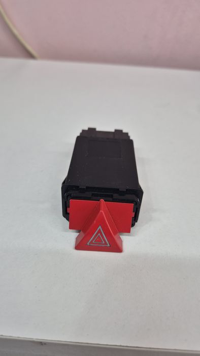 Бутон Аварийни Светлини  ауди а3