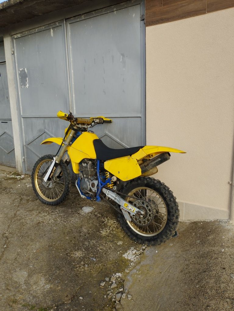 Suzuki dr250-ендуро