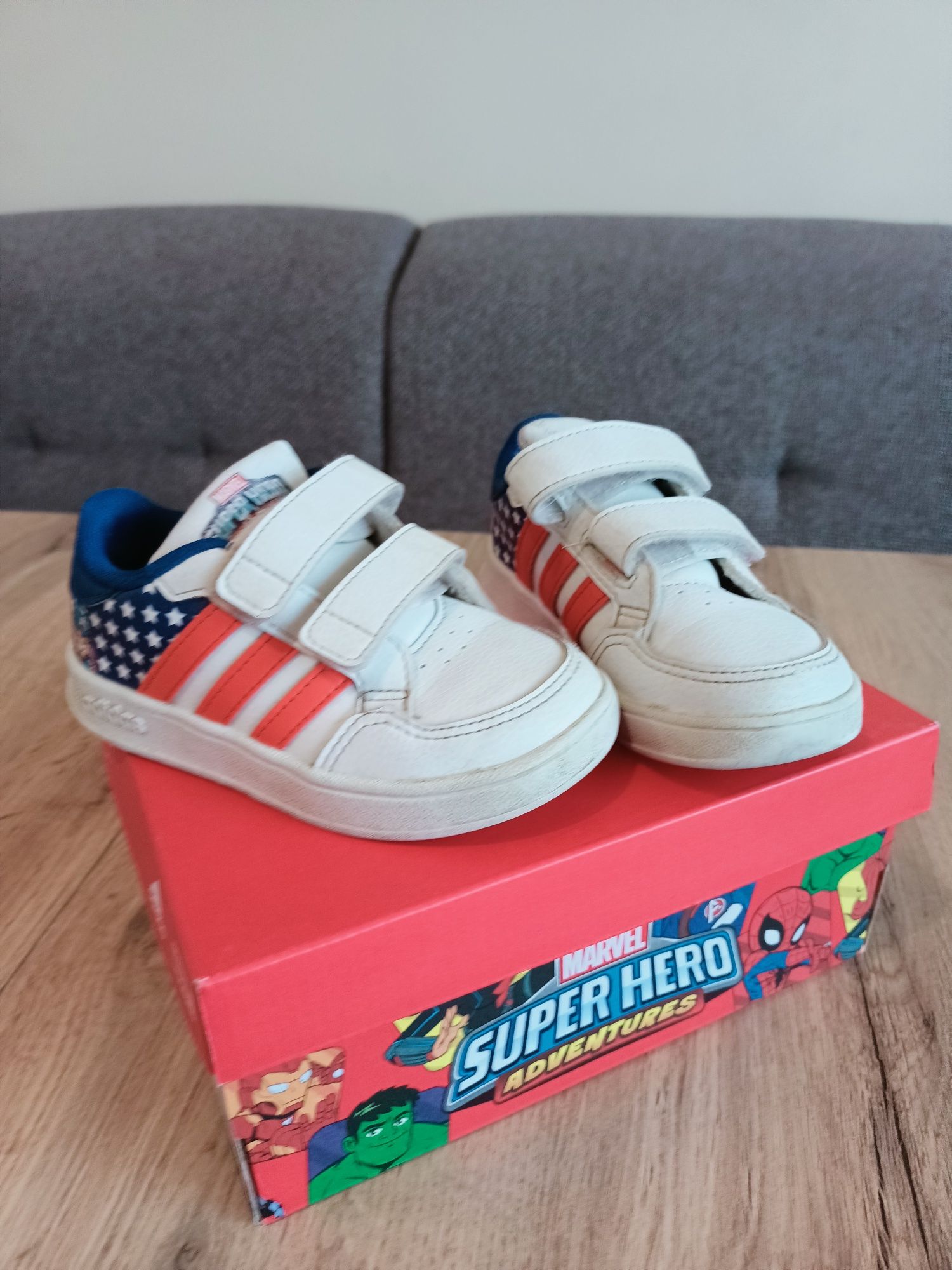 Pantofi Adidas băieți nr 25 Marvel Superheroes