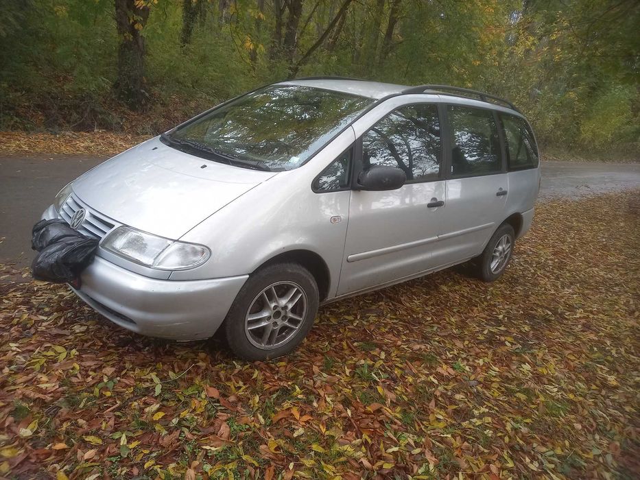 Продавам фолсваген Шаран