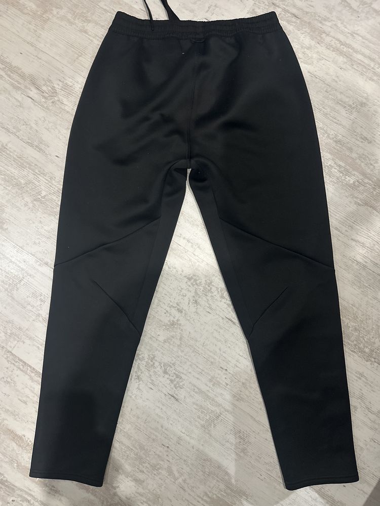 Спортно долнище  reebok