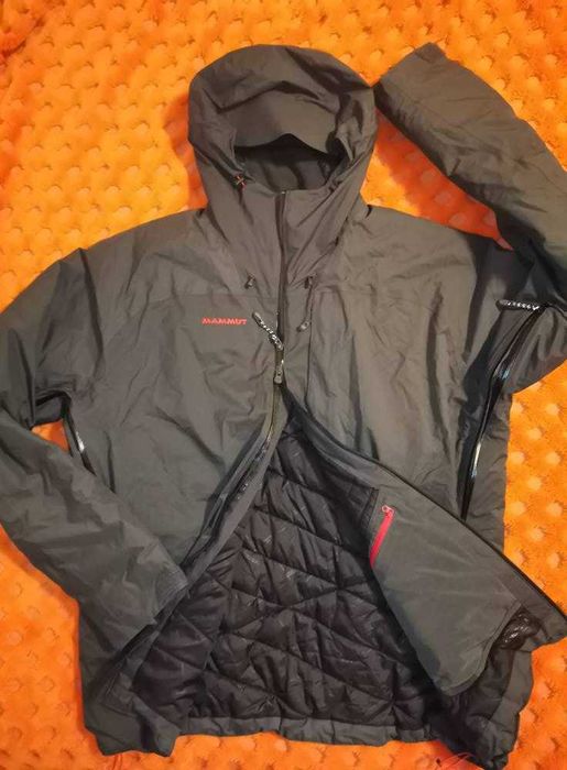 MAMMUT DryTech Premium 
Мъжко изолирано водоустойчиво яке