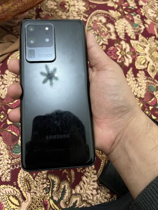 Samsung s 20 ultra sotiladi . 12/256gb