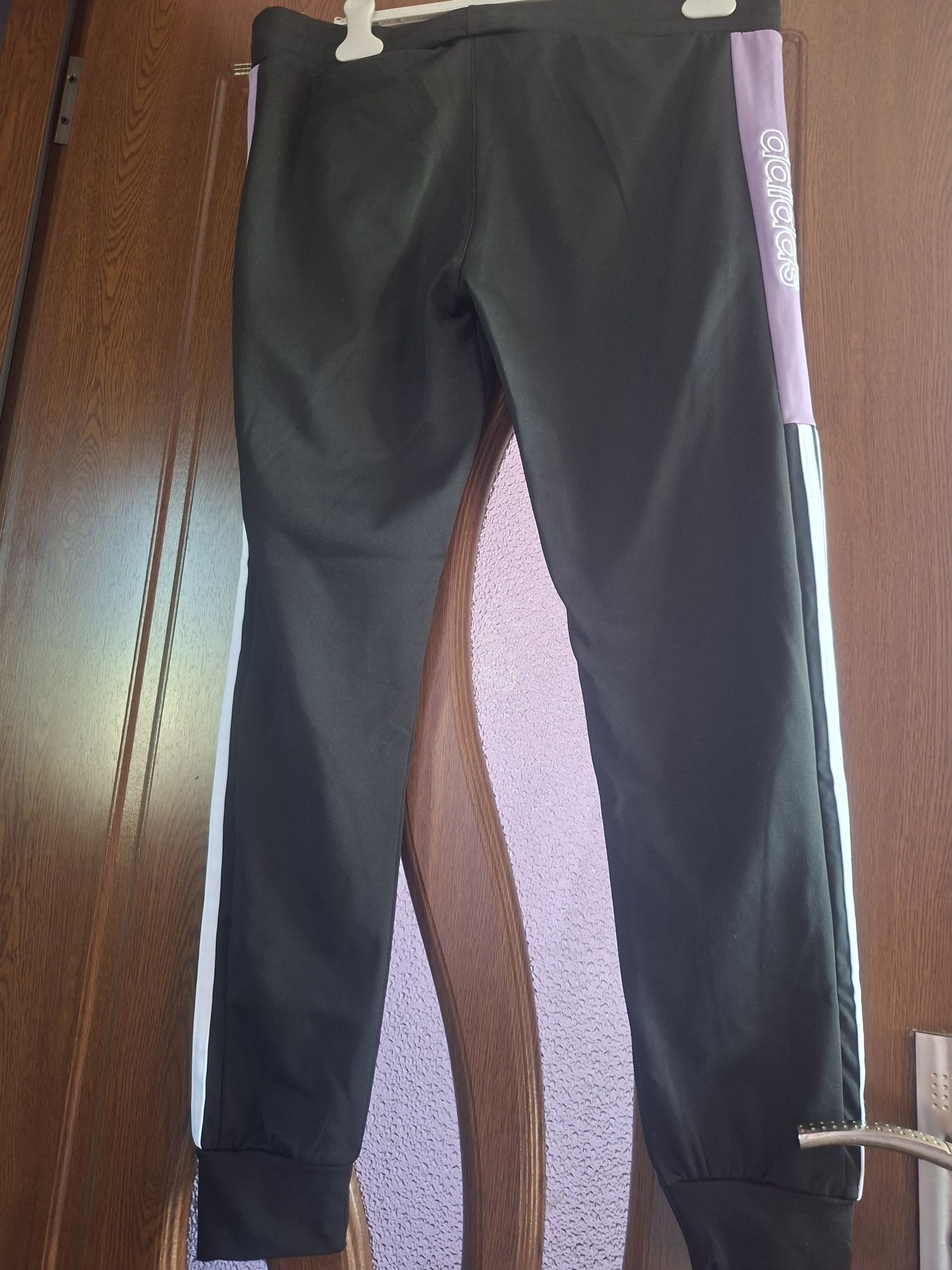Vând Trening Damă Adidas Mărimea XL Turcia