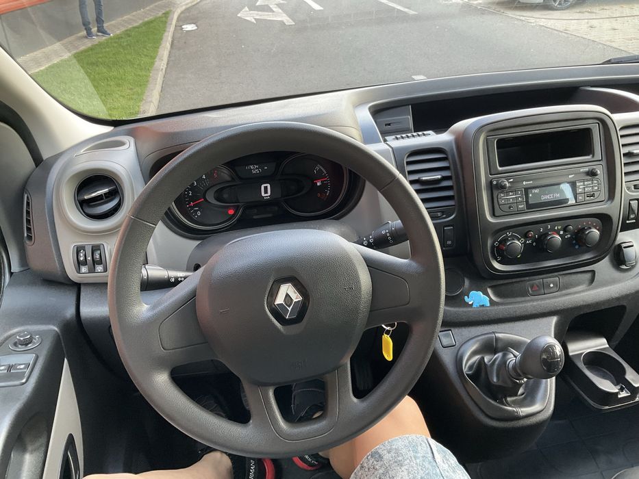 Renault Trafic 8+1 lung TVA inclus si deductibil