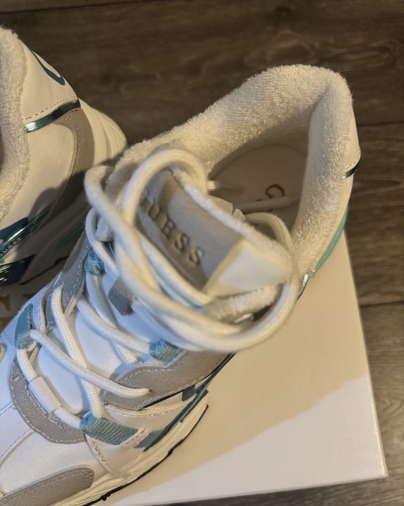 Guess Carrli 38 номер