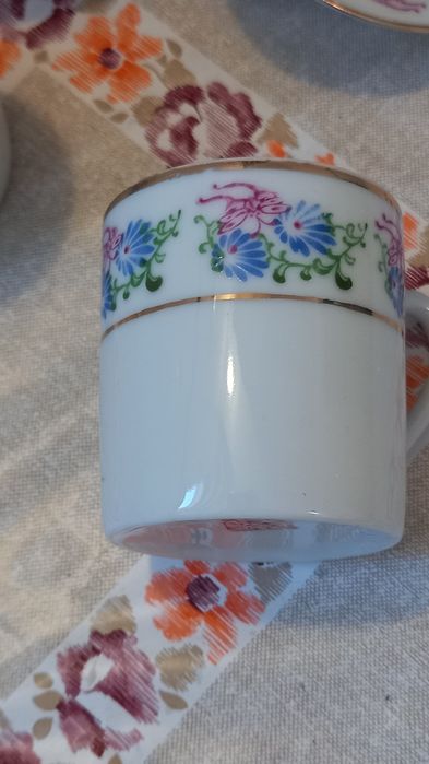 Set portelan fin chinezesc pt cafea- 4 cesti+6 farfurioare,stare perfe