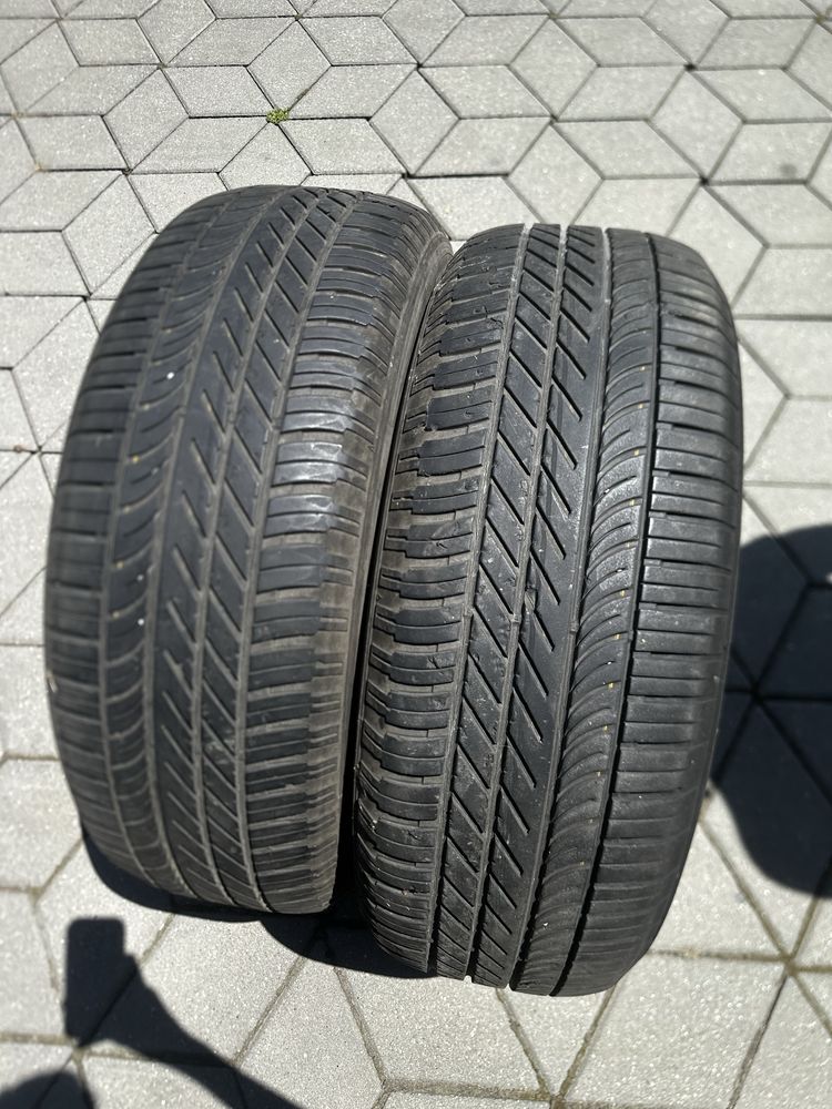 Vand 2 anvelope de suv