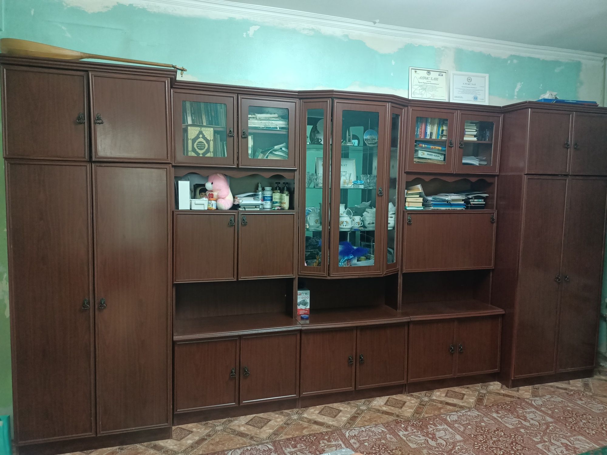 Срочно продается стенка для гостиной! Продаем для разборки материала
