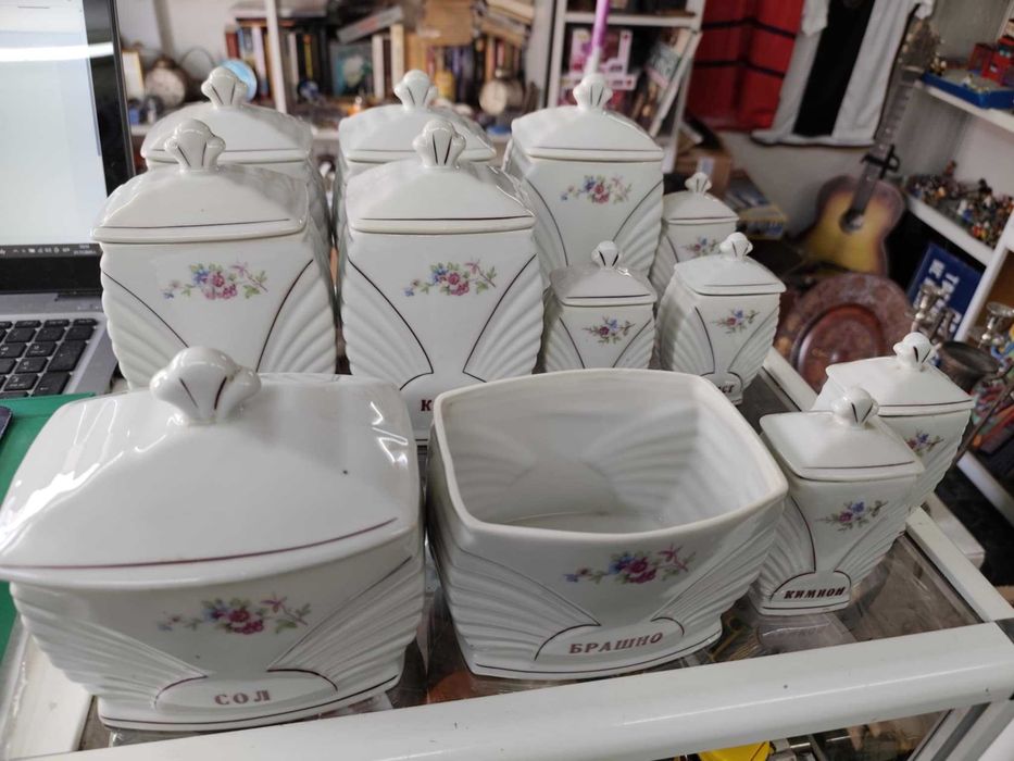 Български порцелан Сталин видин 1960 г буркани за подправки