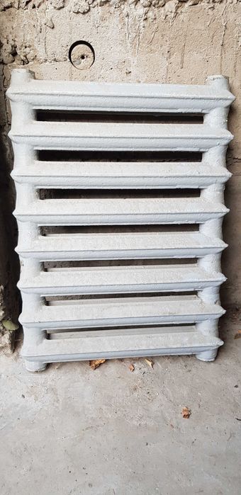 Продам чугунную батарею 8 секций,есть только 1 штука.Цена 10000 тн.