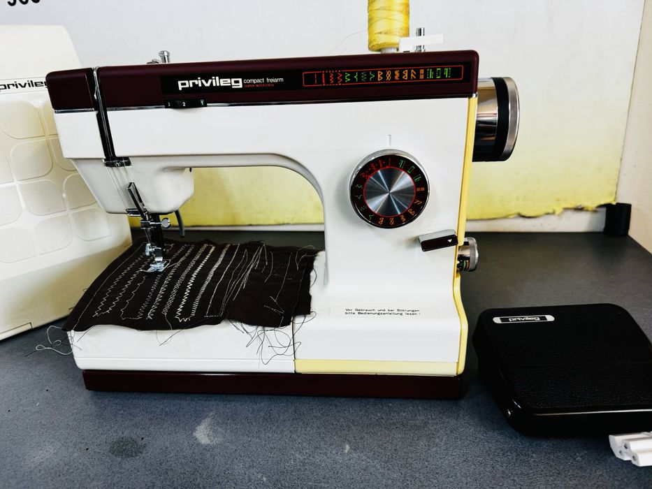 Masina de cusut Privileg Compact japonez