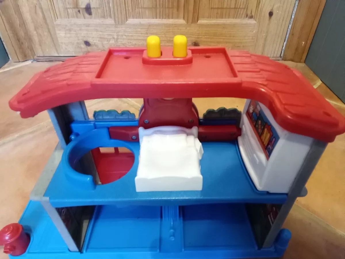 Лот Fisher Price Little People огромен комплект музикални интерактивни