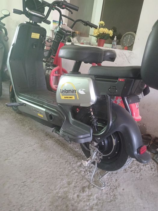 Электро скутер сотилади