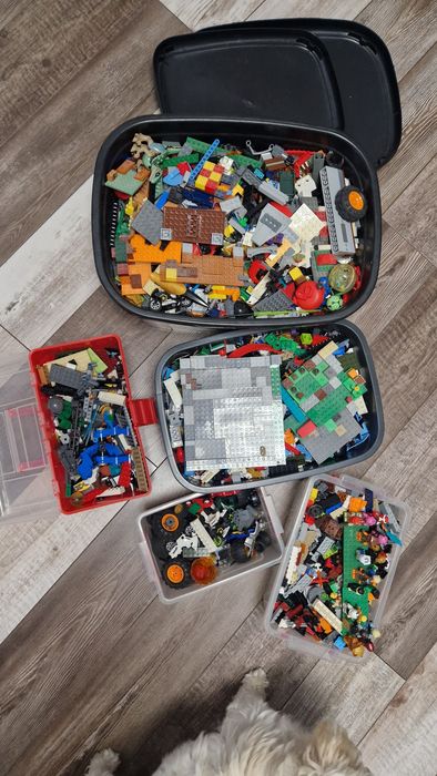 Piese lego si figurine