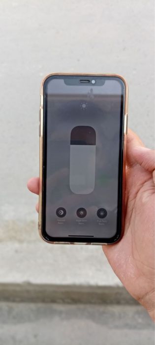 Iphone xr 64 aybi feys ishlamedi qogani idel