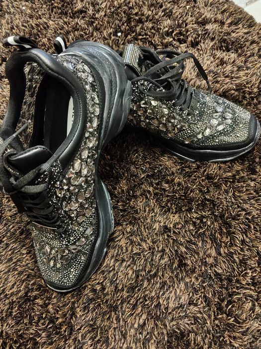 Дамски маратонки закупени от best sikrets 40 ном.