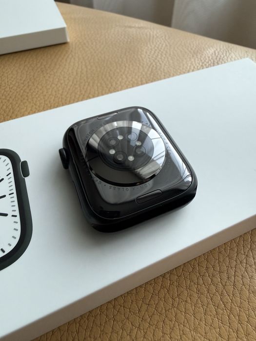Часовник Apple Watch Series 7