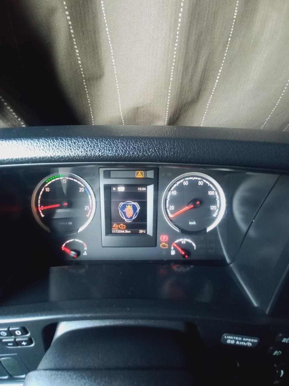 SCANIA паравоз + прицеп cотилади