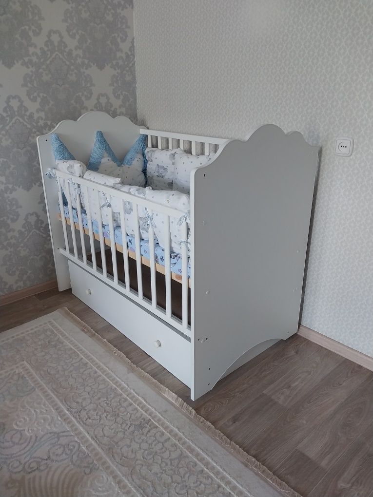Продаю детскаю кровать