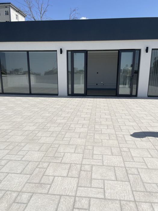 Продается в Юнусабадском р-не (за Хокимиатом) 3-уров.евродом на 3 сот.