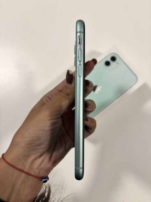 Iphone 11 зелен.