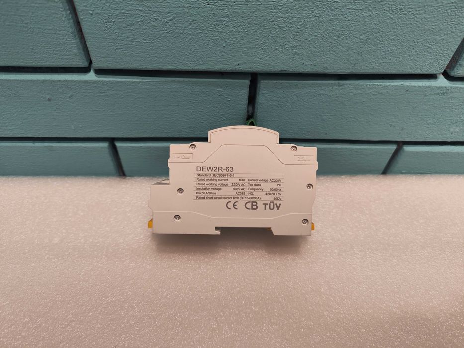 DEWIN автоматичен трансферен превключвател ATS 2P 63A 220V