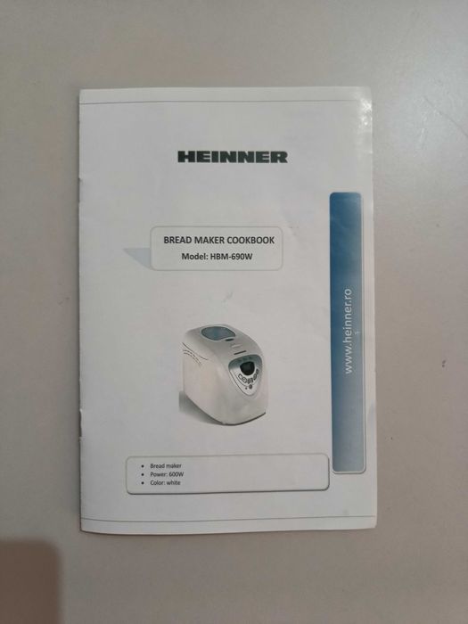 Mașină de pâine Heinner HBM-690W.
