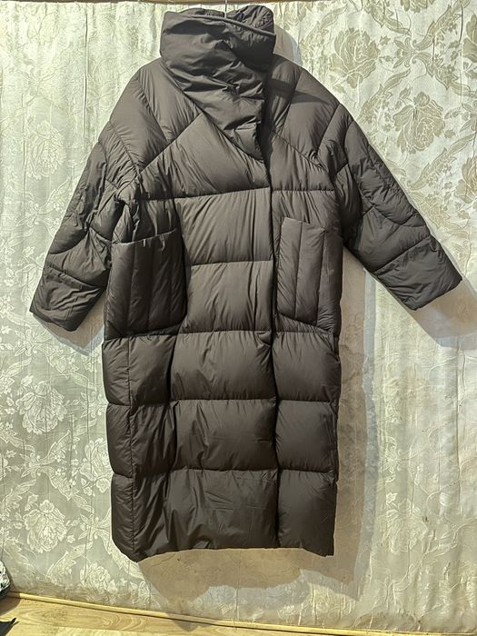 Шикарный пуховик Италия L размера