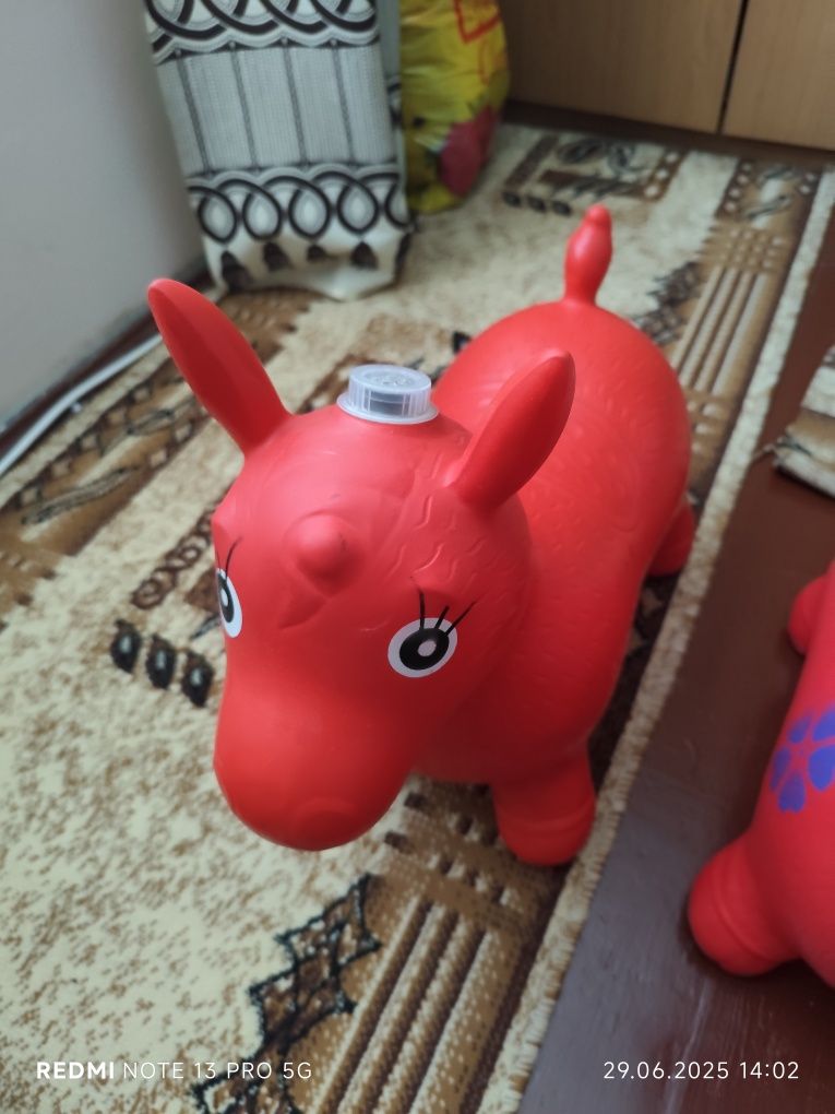 Надуваеми играчки за скачане