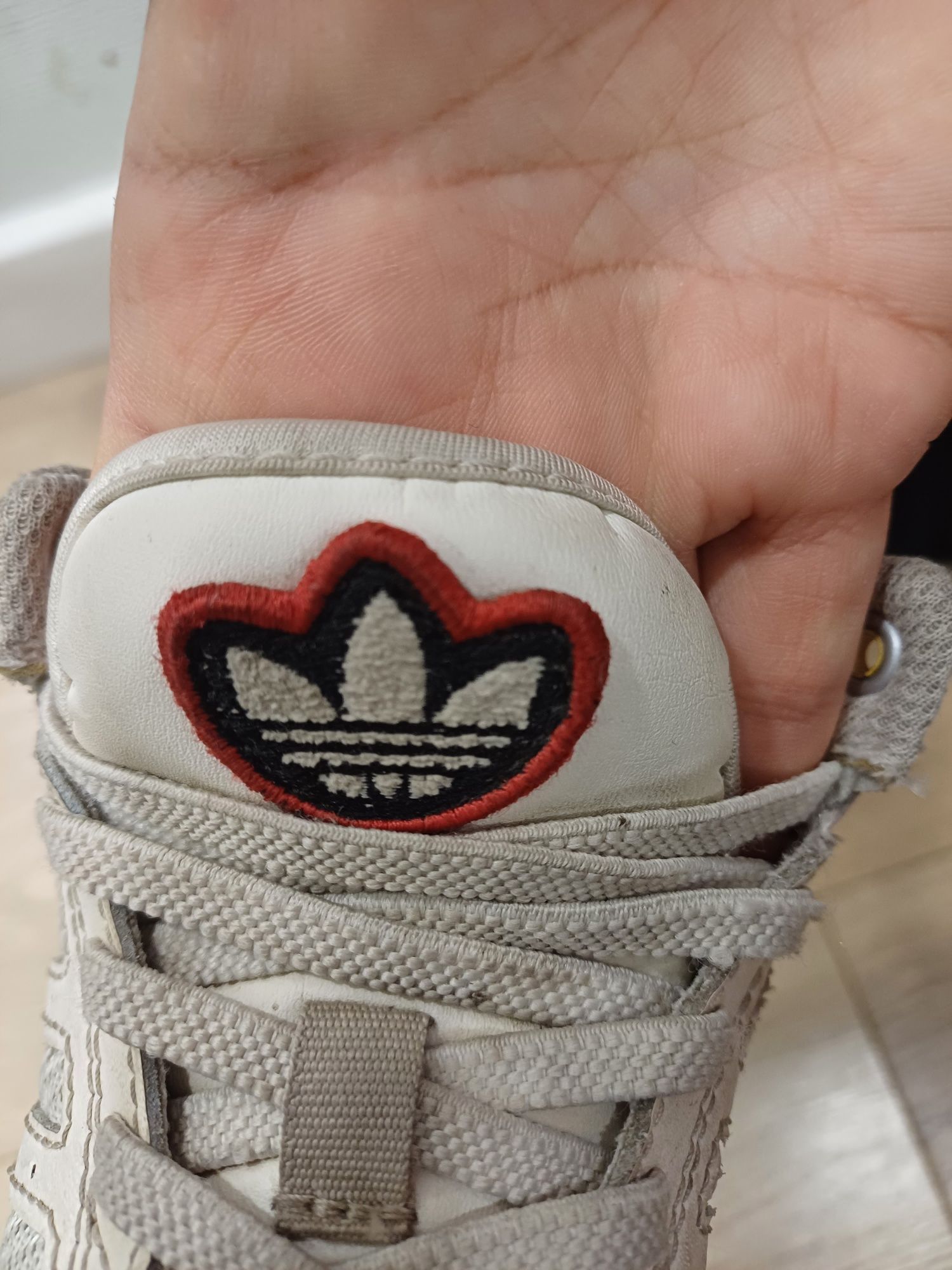 Кроссовки Adidas