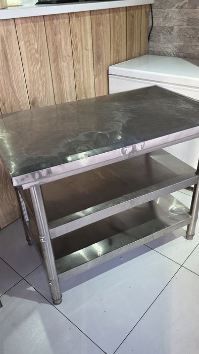 Стол из нержавеющей стали