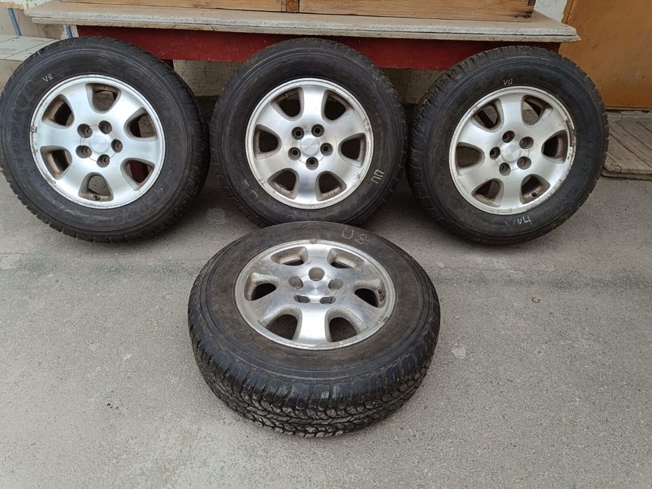 Продам шины 215/70/16