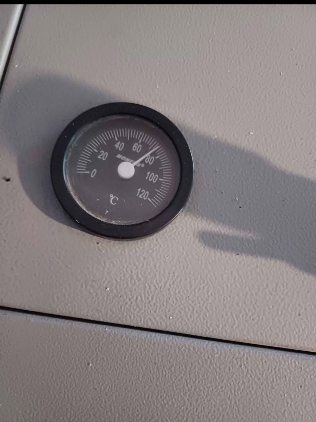 Centrala din fonta,, perfecta fara defecte,pe lemn și carbune 35kw-40k